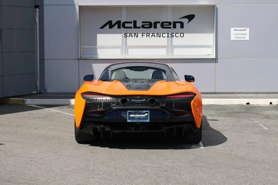 2024 McLaren Artura - Image 14 of 20