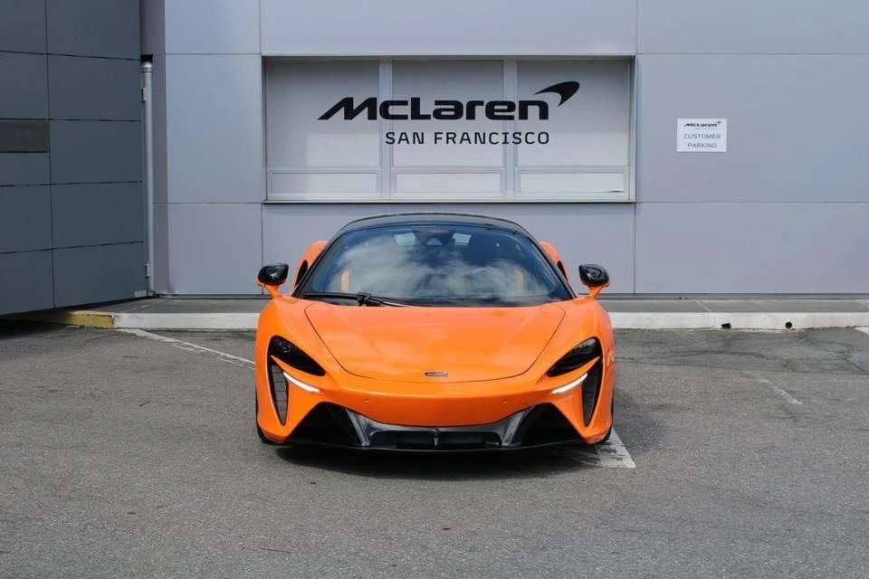 2024 McLaren Artura - Image 8 of 20