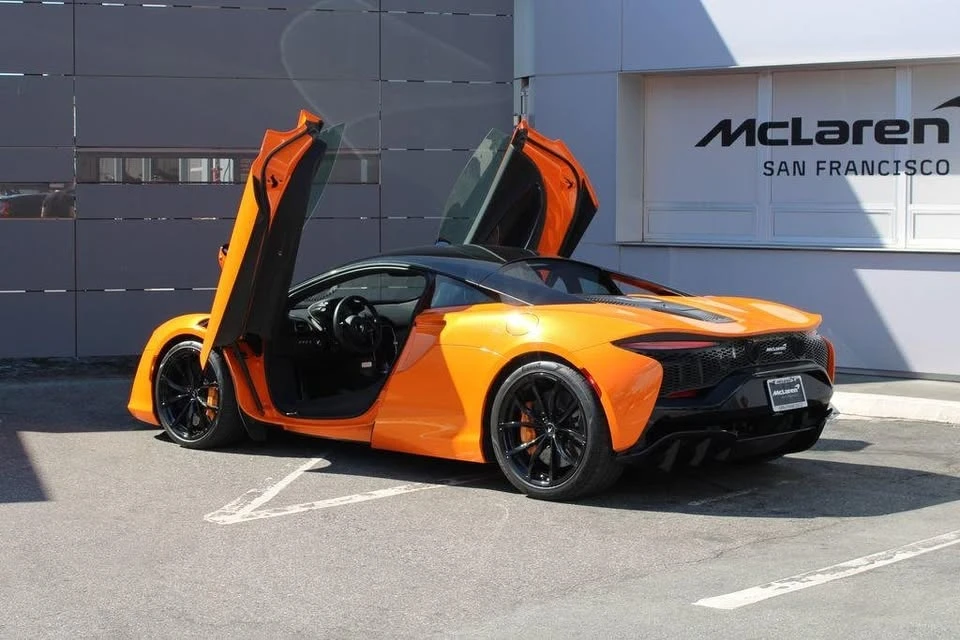 2024 McLaren Artura - Image 6 of 20