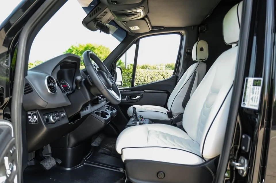 2024 Mercedes-Benz VS30 Sprinter - Image 8 of 19