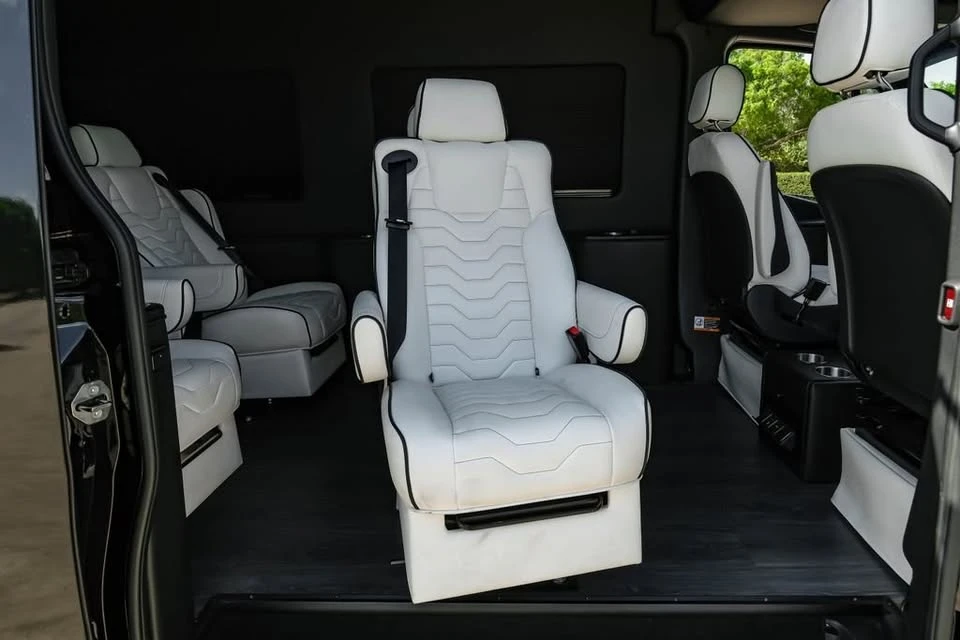 2024 Mercedes-Benz VS30 Sprinter - Image 10 of 19