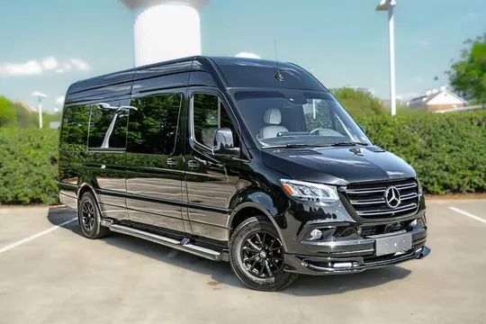2024 Mercedes-Benz Sprinter 10 Passenger Executive Lounge