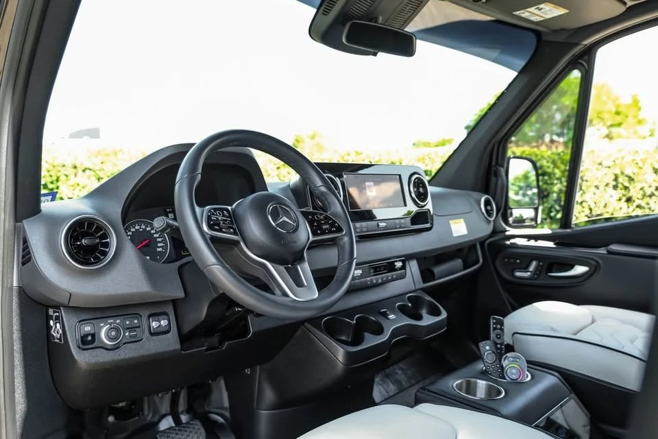 2024 Mercedes-Benz VS30 Sprinter - Image 7 of 19