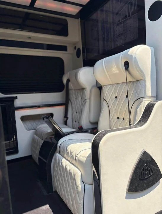 2024 Mercedes-Benz VS30 Sprinter - Image 8 of 18