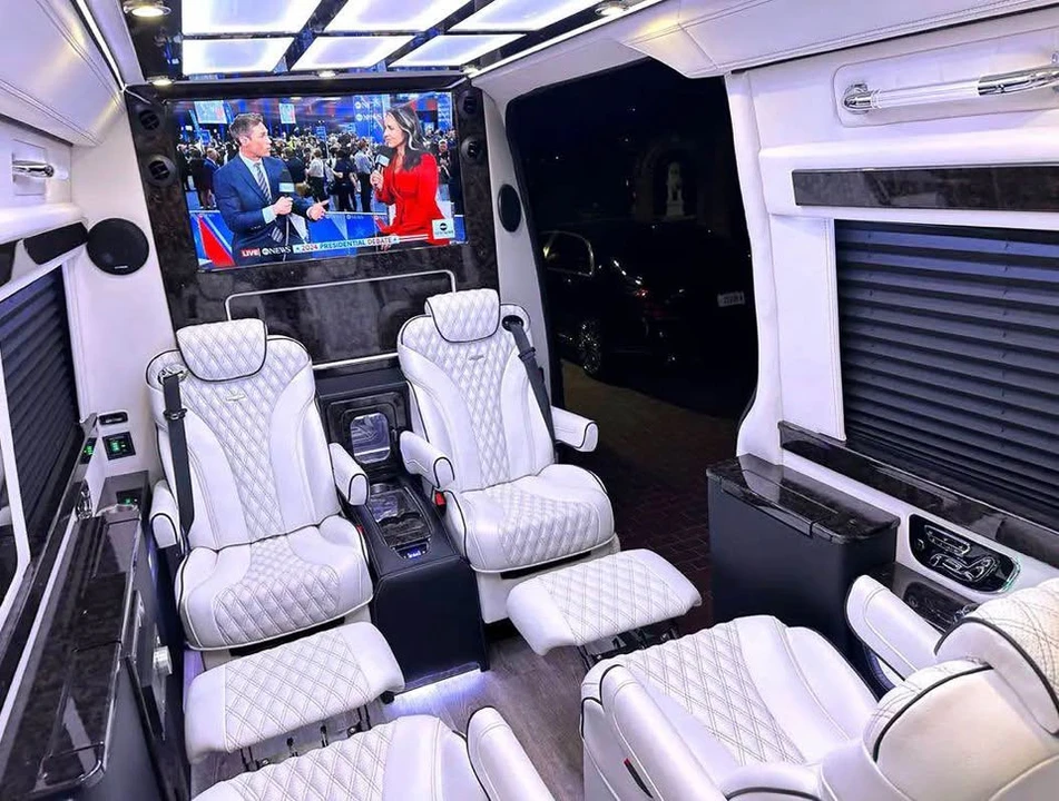 2024 Mercedes-Benz VS30 Sprinter - Image 8 of 17