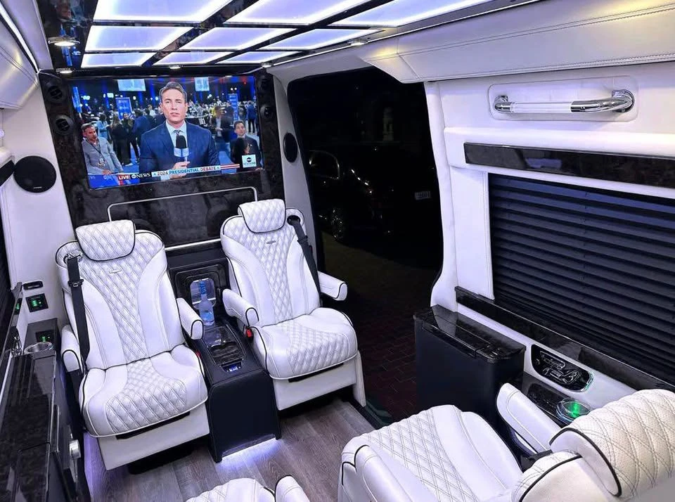 2024 Mercedes-Benz VS30 Sprinter - Image 2 of 17