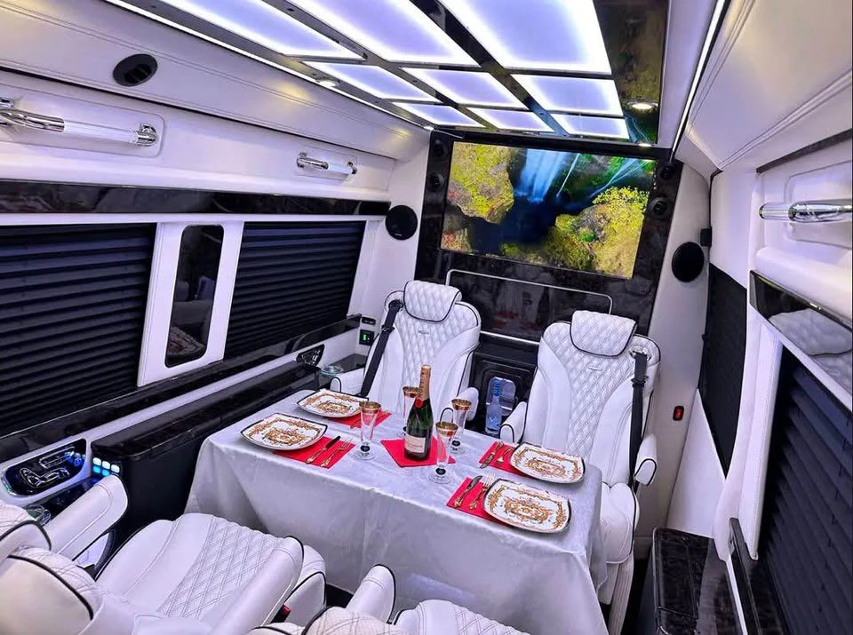 2024 Mercedes-Benz VS30 Sprinter - Image 3 of 17