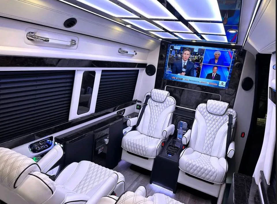 2024 Mercedes-Benz VS30 Sprinter - Image 11 of 17