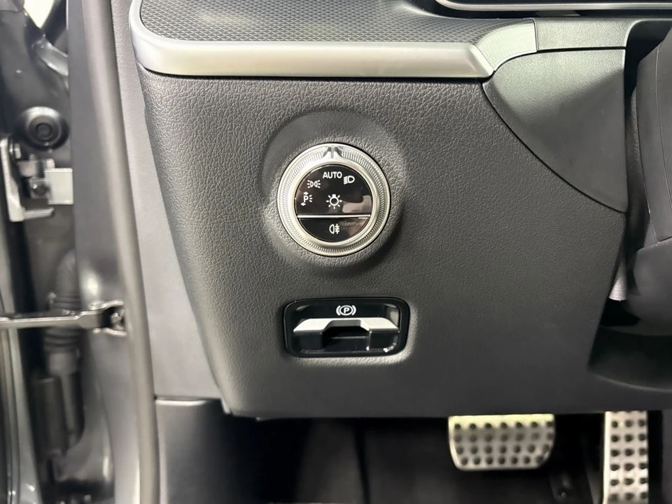 2024 Mercedes-Benz W206 C-Class - Image 10 of 12