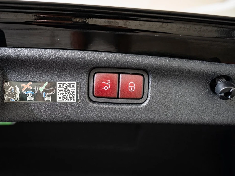 2024 Mercedes-Benz W206 C-Class - Image 18 of 21