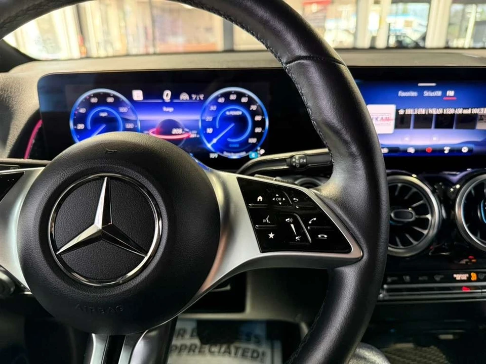 2024 Mercedes-Benz EQB - Image 14 of 21