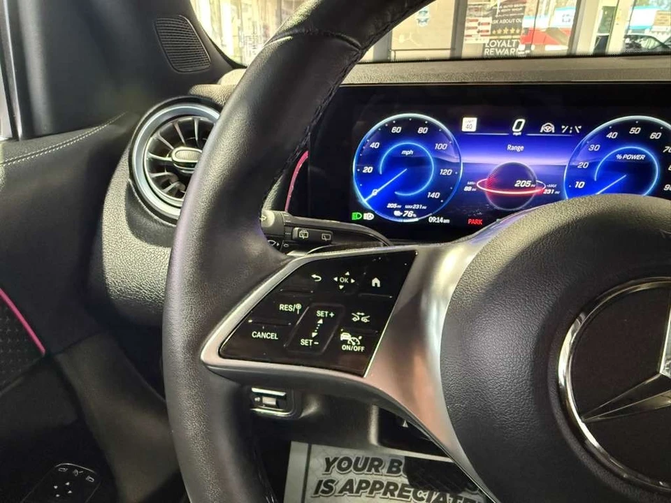 2024 Mercedes-Benz EQB - Image 15 of 21
