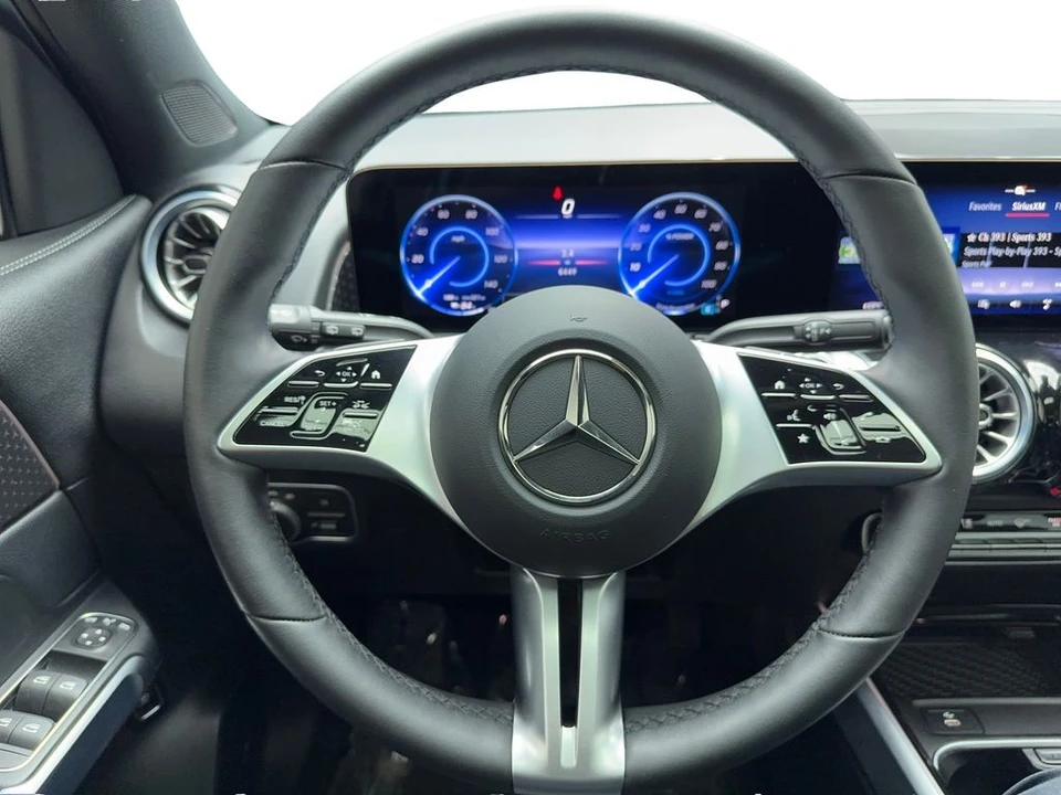 2024 Mercedes-Benz EQB - Image 18 of 21