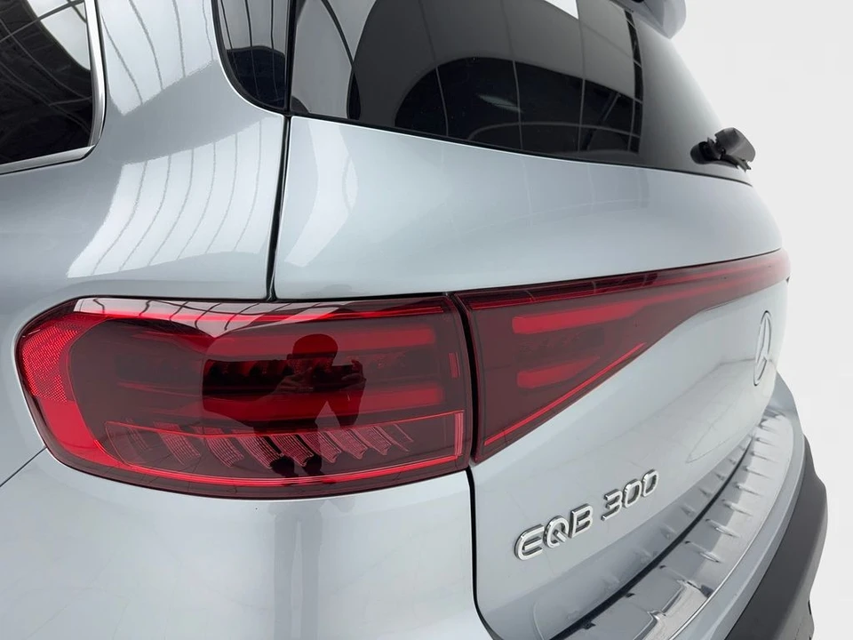 2024 Mercedes-Benz EQB - Image 9 of 12