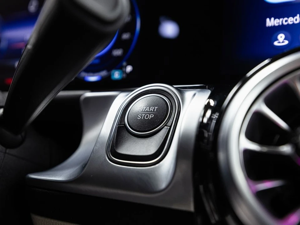 2024 Mercedes-Benz EQB - Image 15 of 21