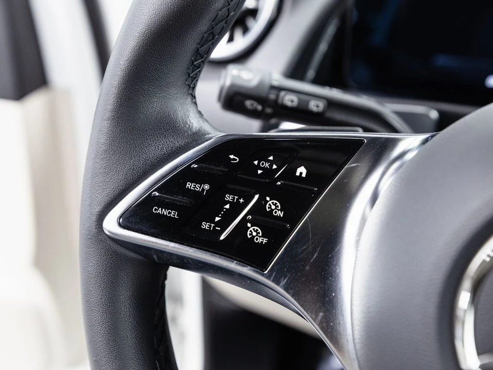 2024 Mercedes-Benz EQB - Image 10 of 21