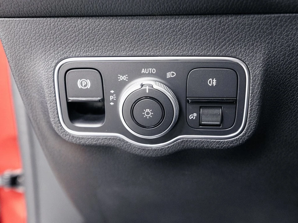2024 Mercedes-Benz EQB - Image 9 of 12