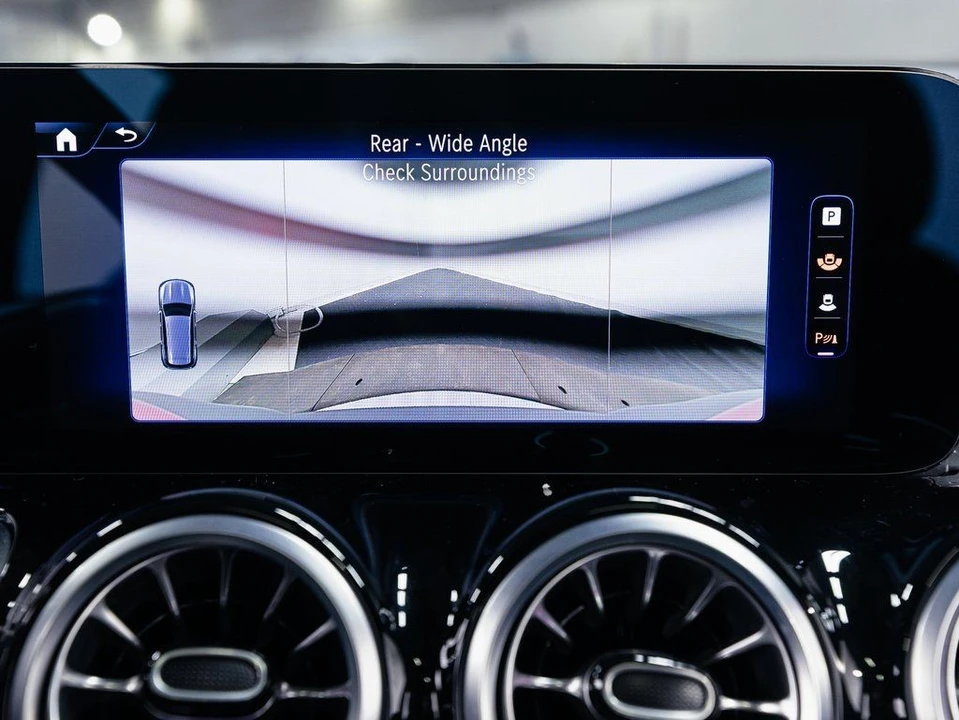 2024 Mercedes-Benz EQB - Image 18 of 21