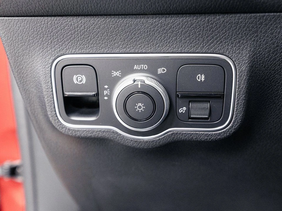 2024 Mercedes-Benz EQB - Image 9 of 12