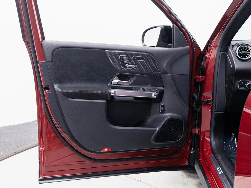 2024 Mercedes-Benz EQB - Image 5 of 12