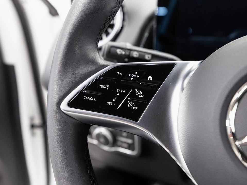 2024 Mercedes-Benz EQB - Image 10 of 21