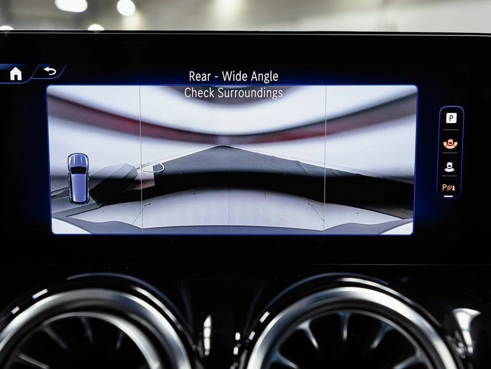 2024 Mercedes-Benz EQB - Image 17 of 21