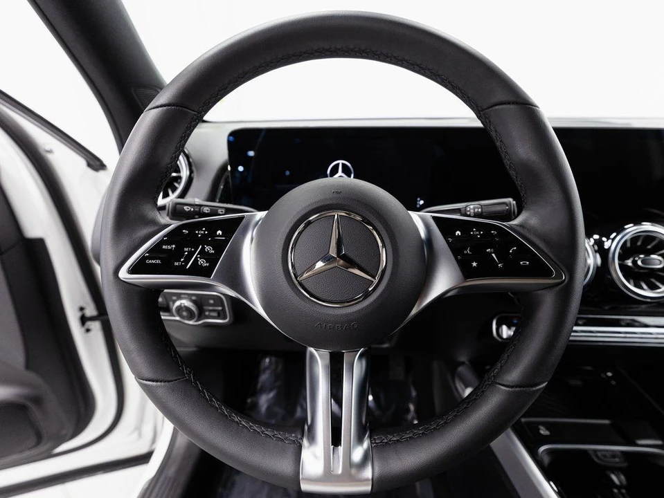2024 Mercedes-Benz EQB - Image 11 of 21