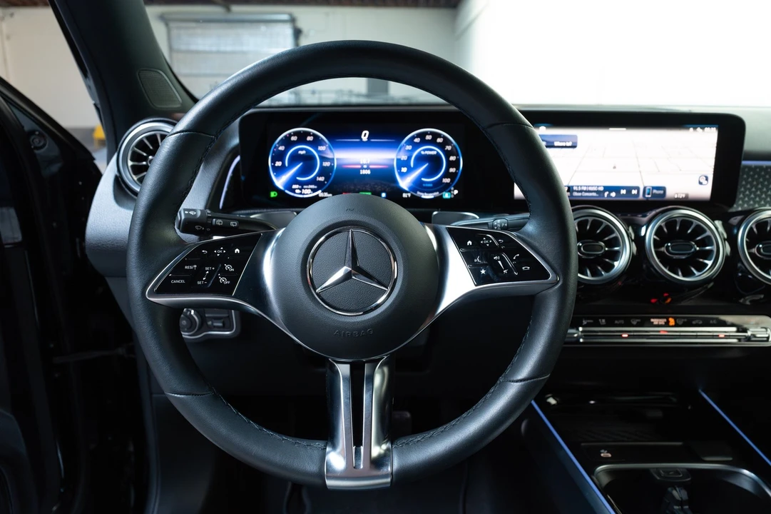 2024 Mercedes-Benz EQB - Image 3 of 21