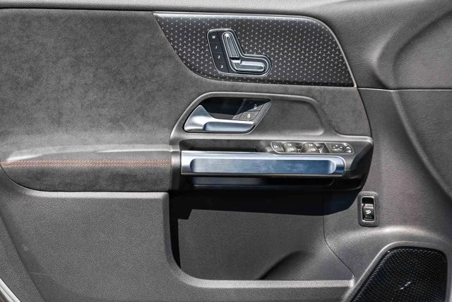 2024 Mercedes-Benz EQB - Image 21 of 21