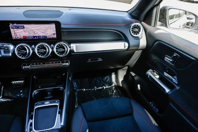 2024 Mercedes-Benz EQB - Image 15 of 21