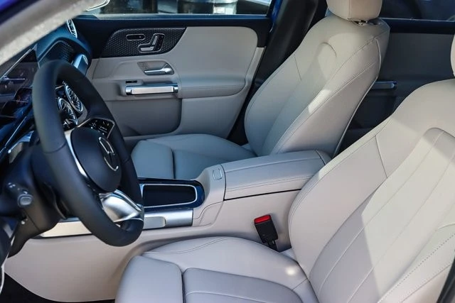 2024 Mercedes-Benz EQB - Image 18 of 21