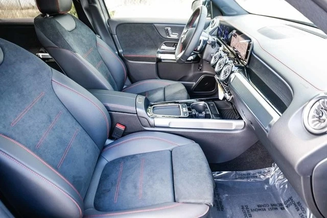 2024 Mercedes-Benz EQB - Image 16 of 21