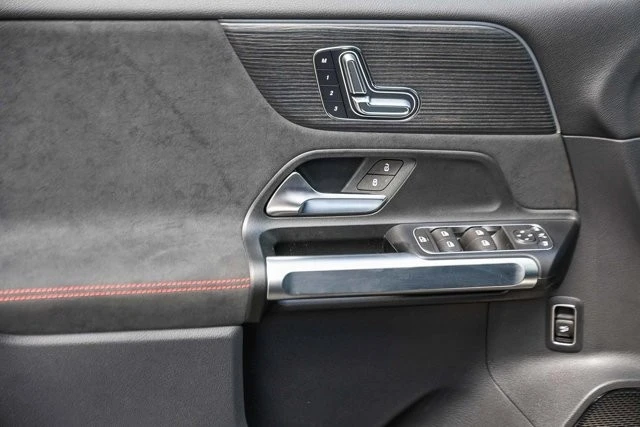 2024 Mercedes-Benz EQB - Image 20 of 21