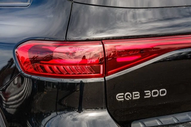 2024 Mercedes-Benz EQB - Image 8 of 21