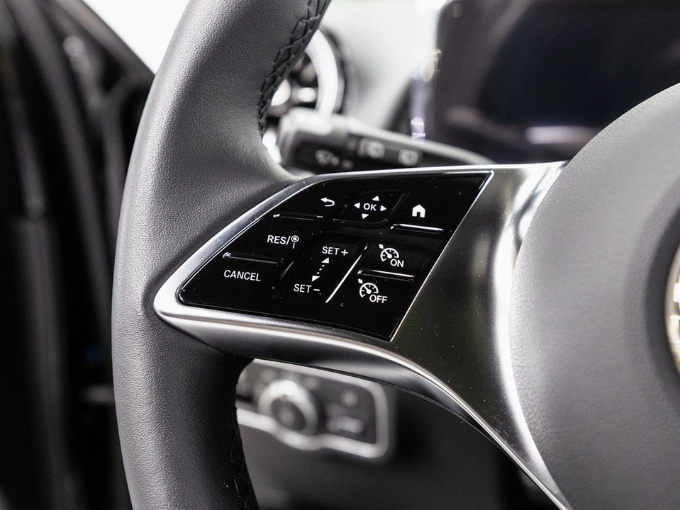 2024 Mercedes-Benz EQB - Image 10 of 21
