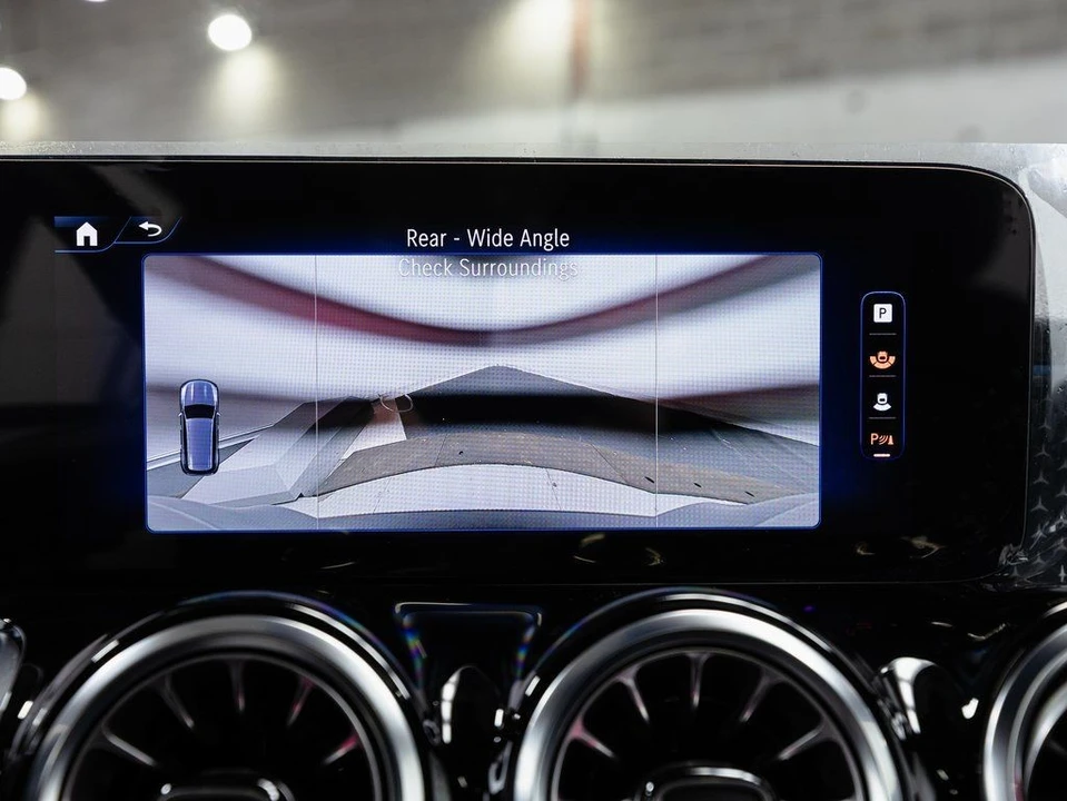 2024 Mercedes-Benz EQB - Image 18 of 21