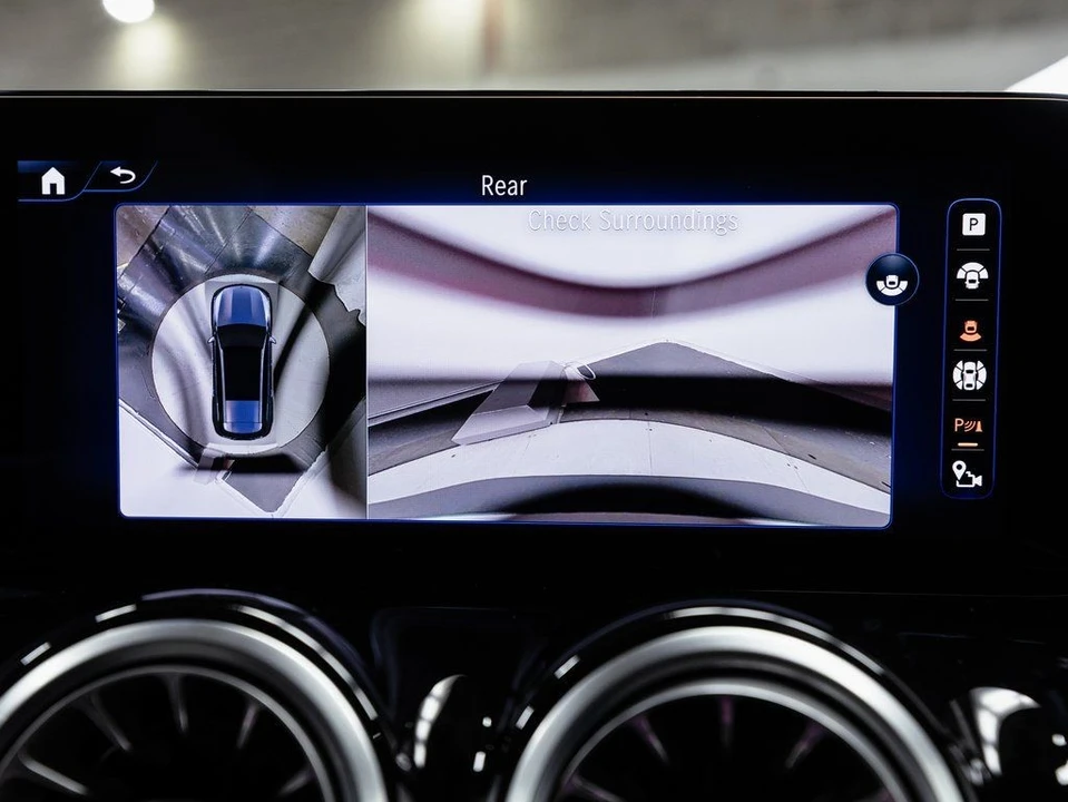 2024 Mercedes-Benz EQB - Image 17 of 21