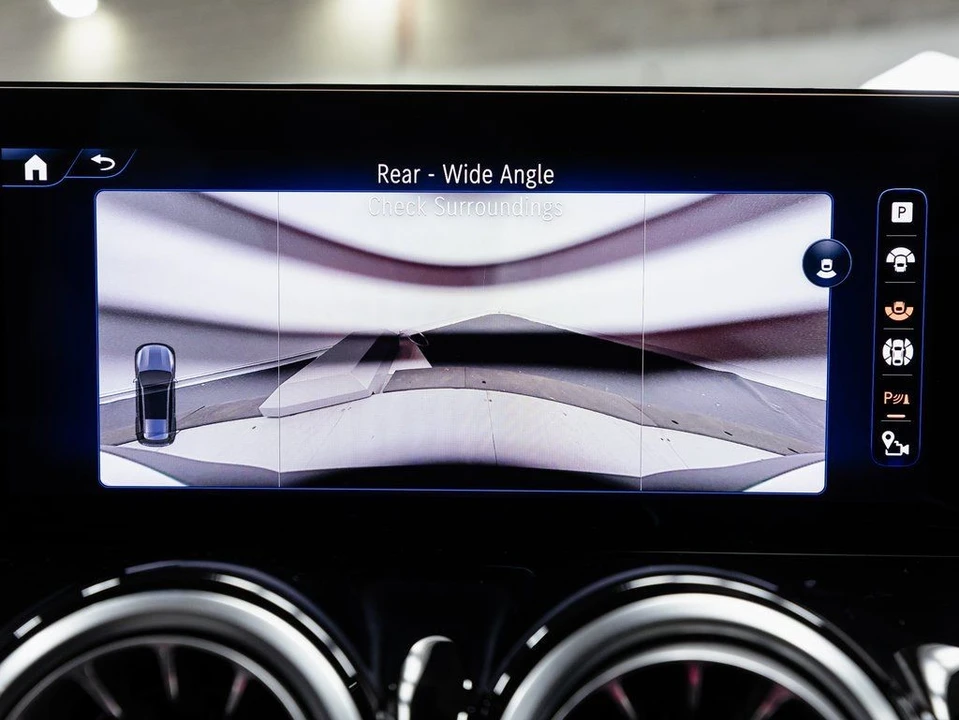 2024 Mercedes-Benz EQB - Image 18 of 21