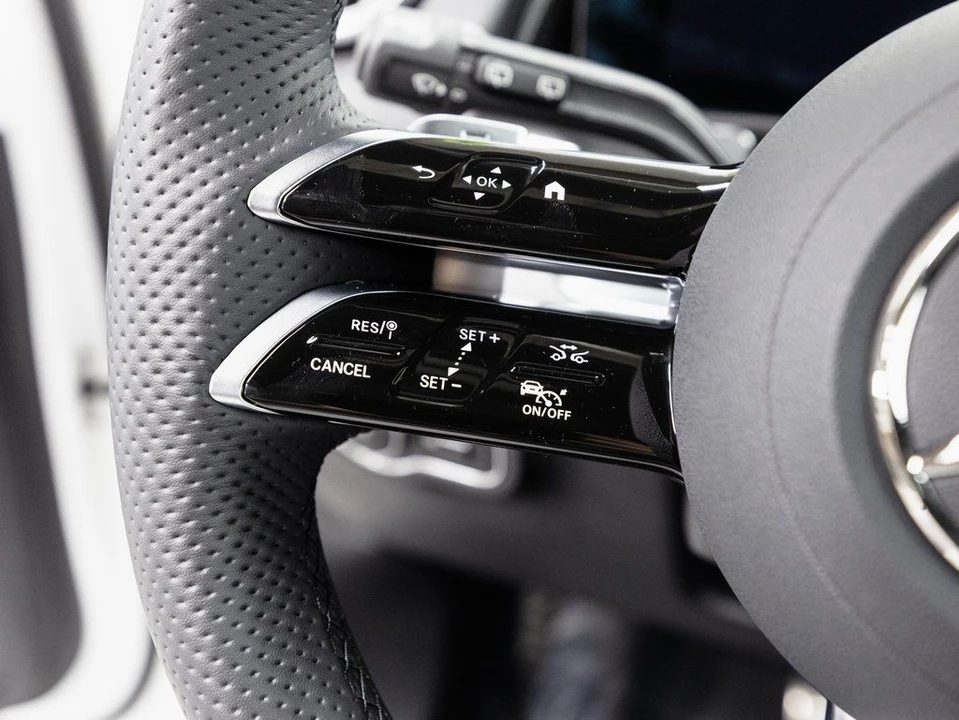 2024 Mercedes-Benz EQB - Image 10 of 21