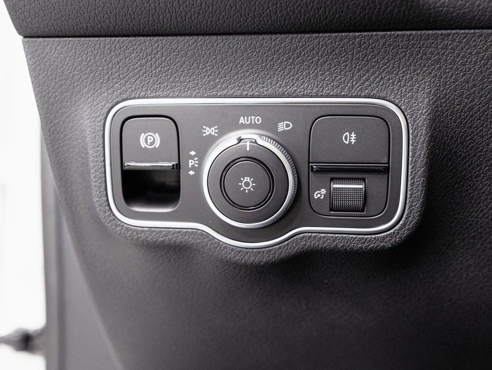 2024 Mercedes-Benz EQB - Image 9 of 21