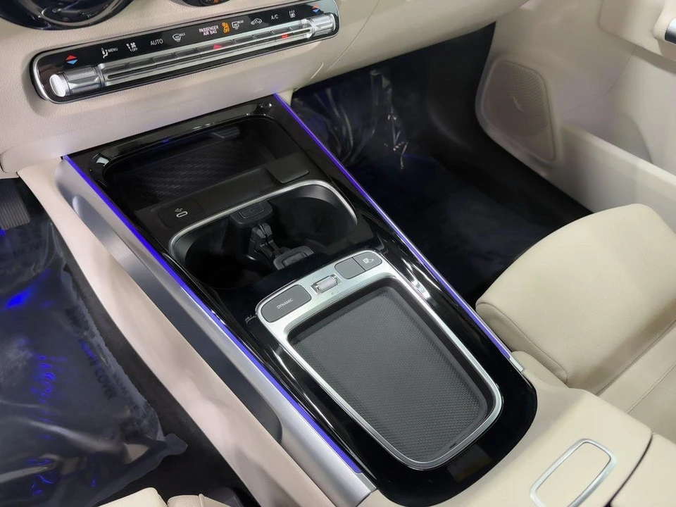 2024 Mercedes-Benz EQB - Image 15 of 21