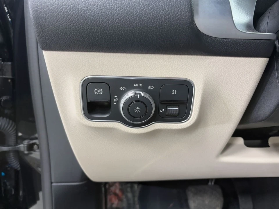 2024 Mercedes-Benz EQB - Image 10 of 12