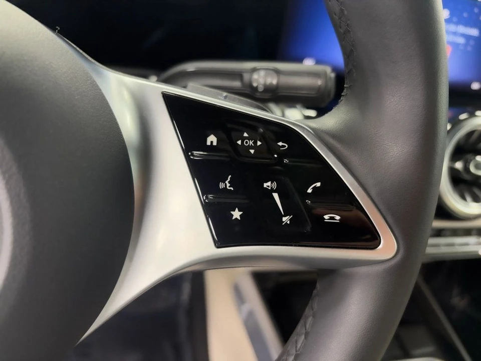2024 Mercedes-Benz EQB - Image 13 of 21