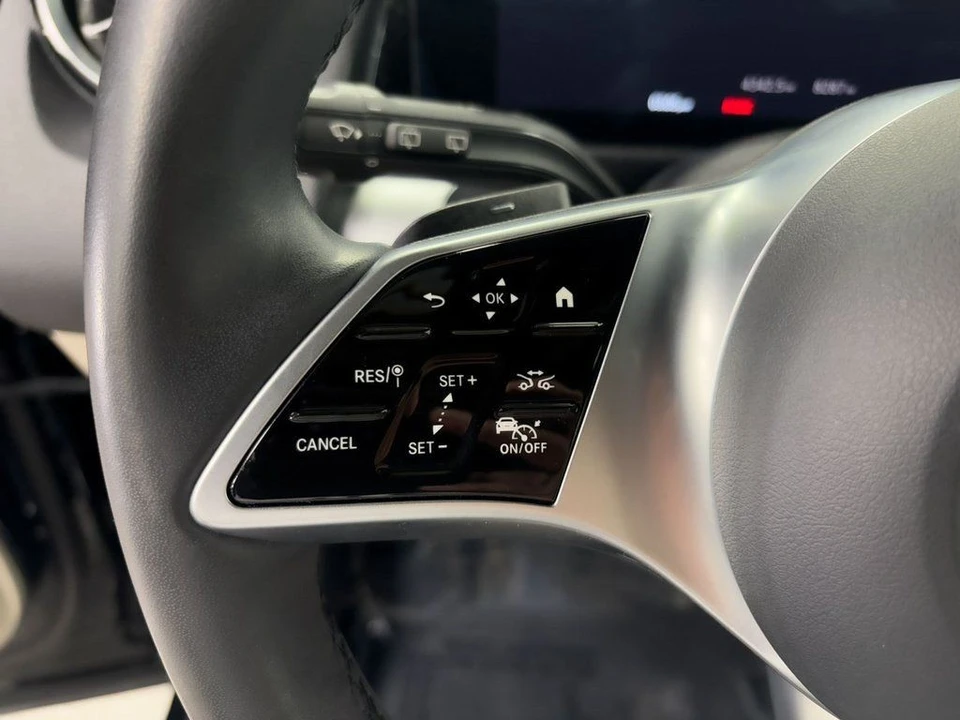 2024 Mercedes-Benz EQB - Image 11 of 21