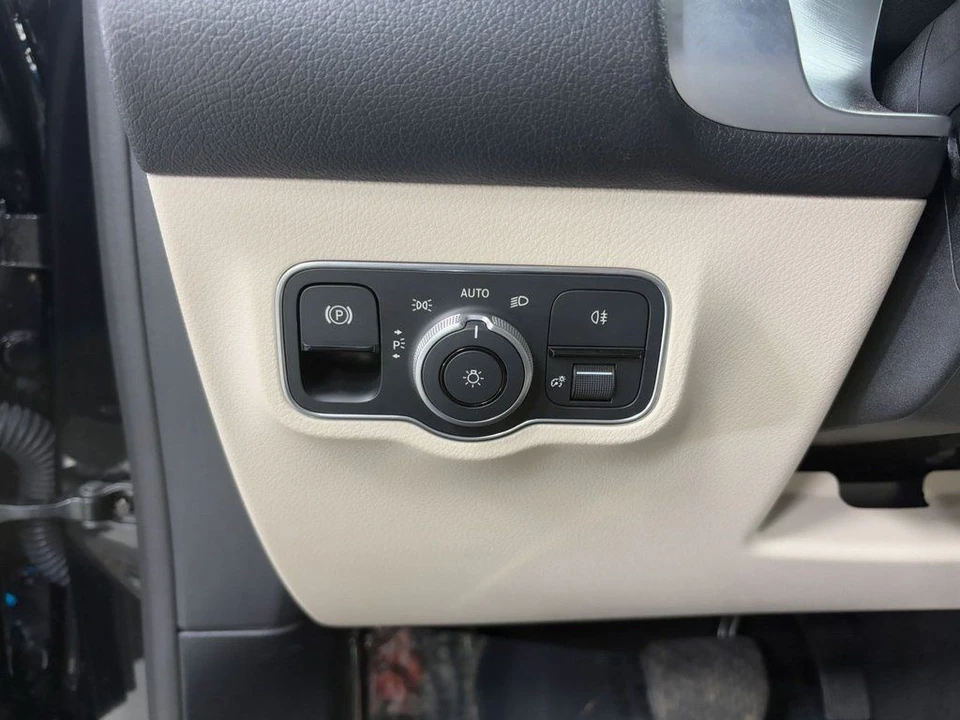 2024 Mercedes-Benz EQB - Image 10 of 12