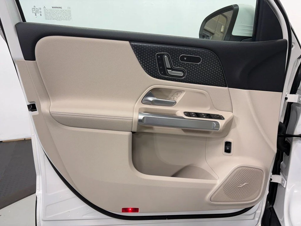 2024 Mercedes-Benz EQB - Image 5 of 21