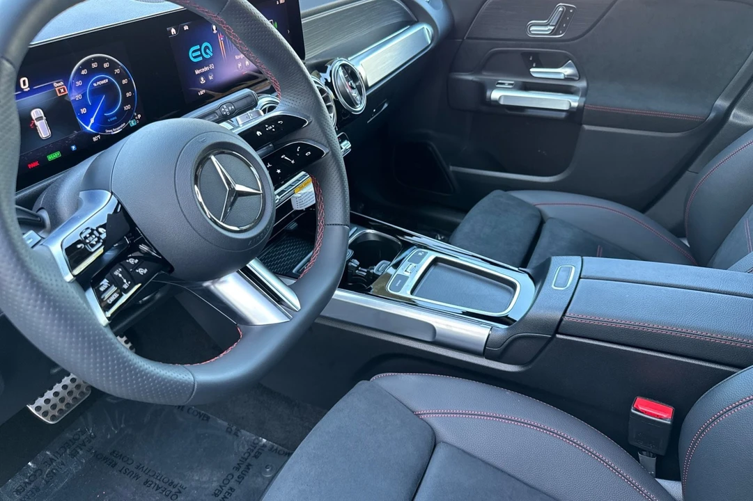 2024 Mercedes-Benz EQB - Image 10 of 12