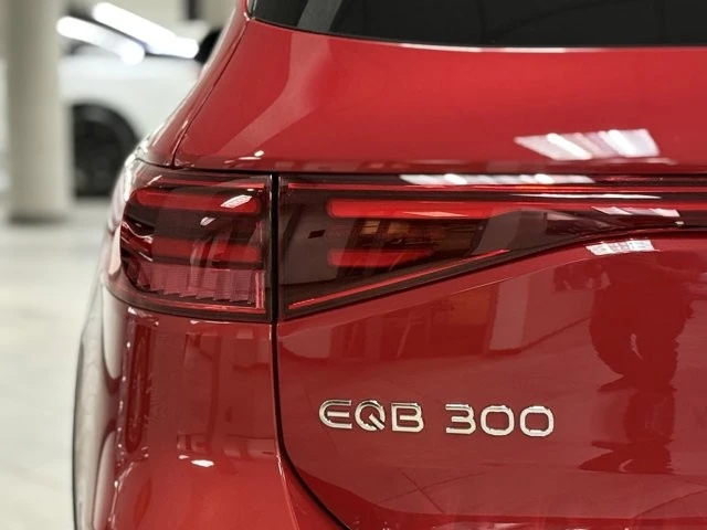 2024 Mercedes-Benz EQB - Image 8 of 12