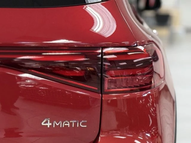 2024 Mercedes-Benz EQB - Image 10 of 12