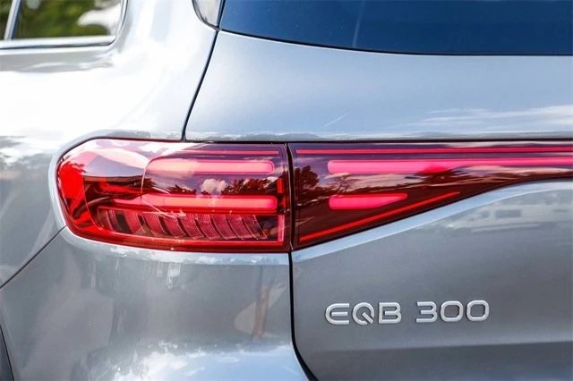 2024 Mercedes-Benz EQB - Image 8 of 12